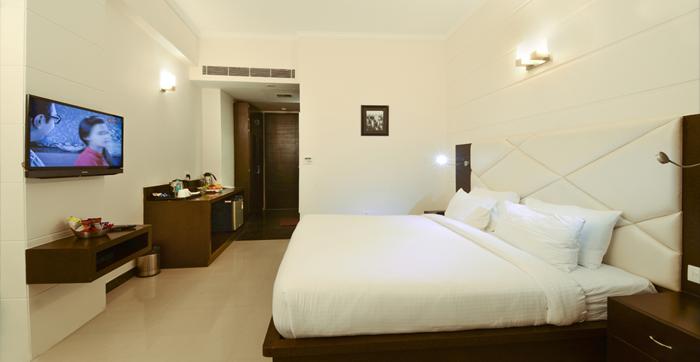 Hotel Crimson Palace